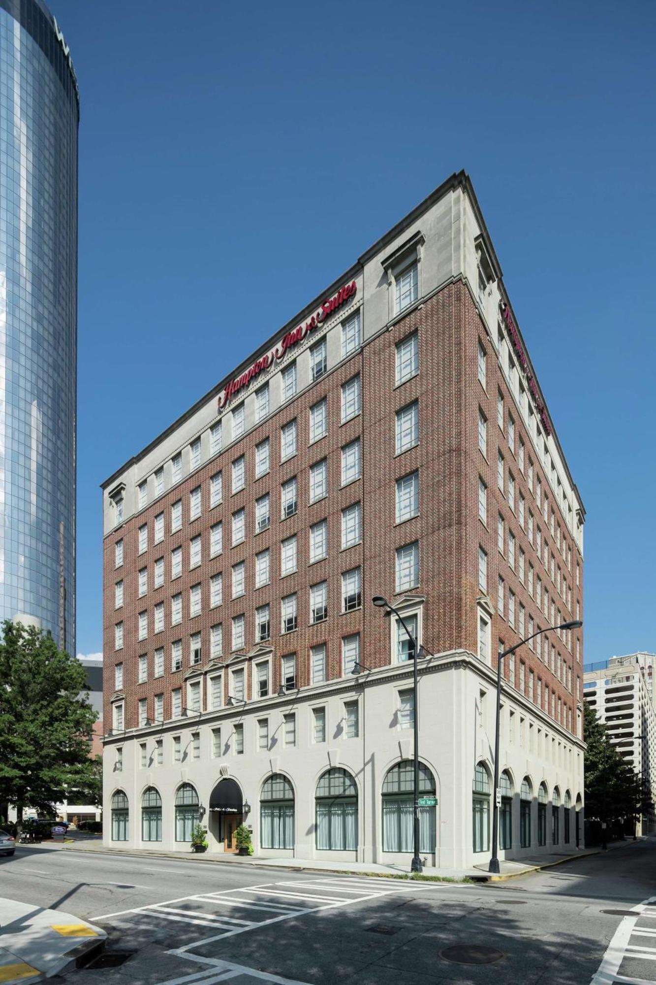Hampton Inn & Suites Atlanta-Downtown Exterior photo